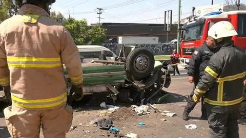 Elementos de Protección Civil, Guardia Nacional, Capufe y cuerpos de bomberos participaron en las labores de rescate y atención de víctimas./ X: @MegaurbeMx