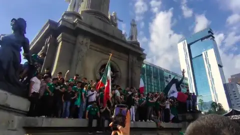 La victoria de México sobre Brasil en la Final de la Copa Confederaciones de 1999 provocó una de las concentraciones más multitudinarias registradas en el Ángel./ Captura de pantalla