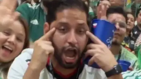 Aficionado mexicano que se burló de la influencer ‘Ino Cat’ ofrece disculpas
