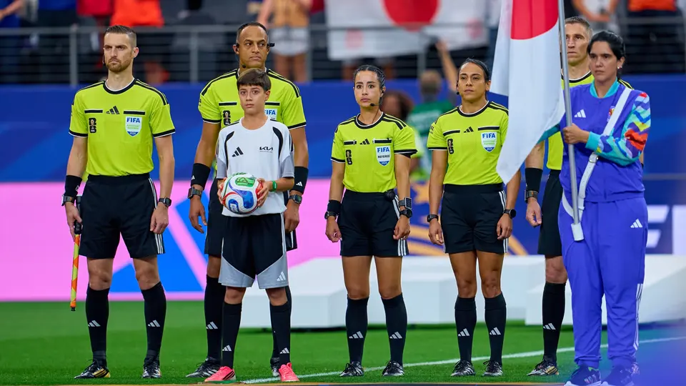 Katia Itzel García y Sandra Ramírez en el partido de Países Bajos contra Japón en el Mundial 2026 | MEXSPORT