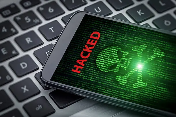 Especialistas recomiendan contactar de inmediato a la compañía telefónica si el celular pierde la señal de forma repentina y prolongada./ Pixabay