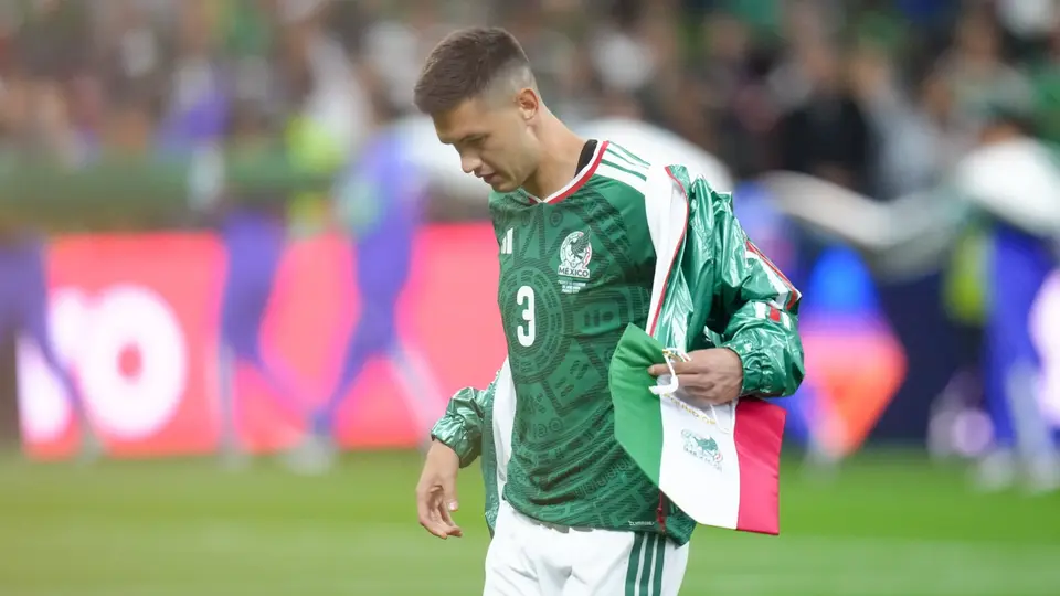 César Montes con la Selección Mexicana | MEXSPORT