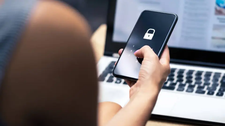 Los ciberdelincuentes utilizan el número telefónico de la víctima para recibir códigos de verificación y apoderarse de distintas cuentas digitales./ Pixabay