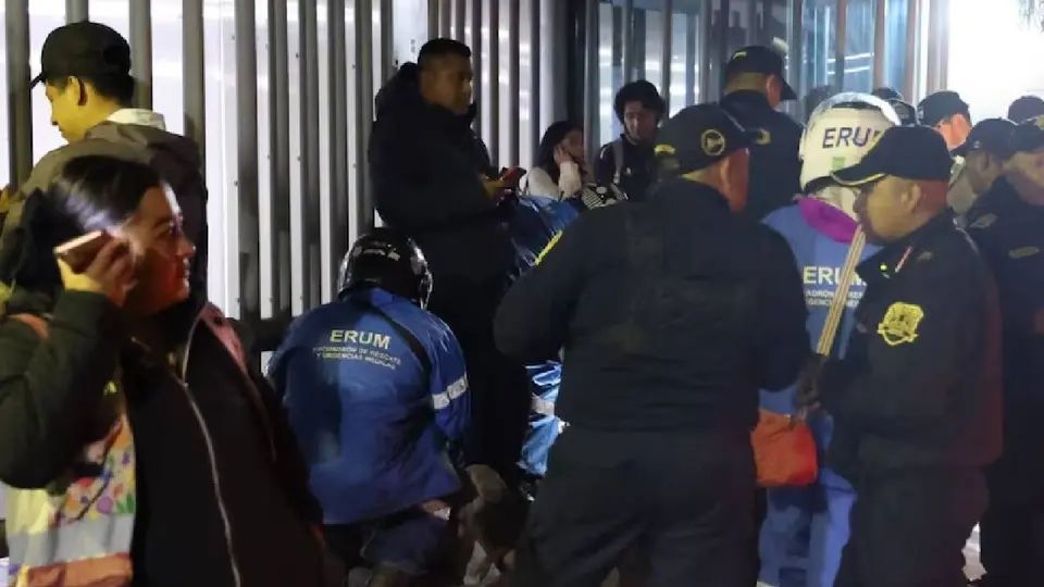 La familia del joven ha solicitado que se revisen más grabaciones para conocer qué ocurrió antes de que fuera localizado inconsciente./ RS