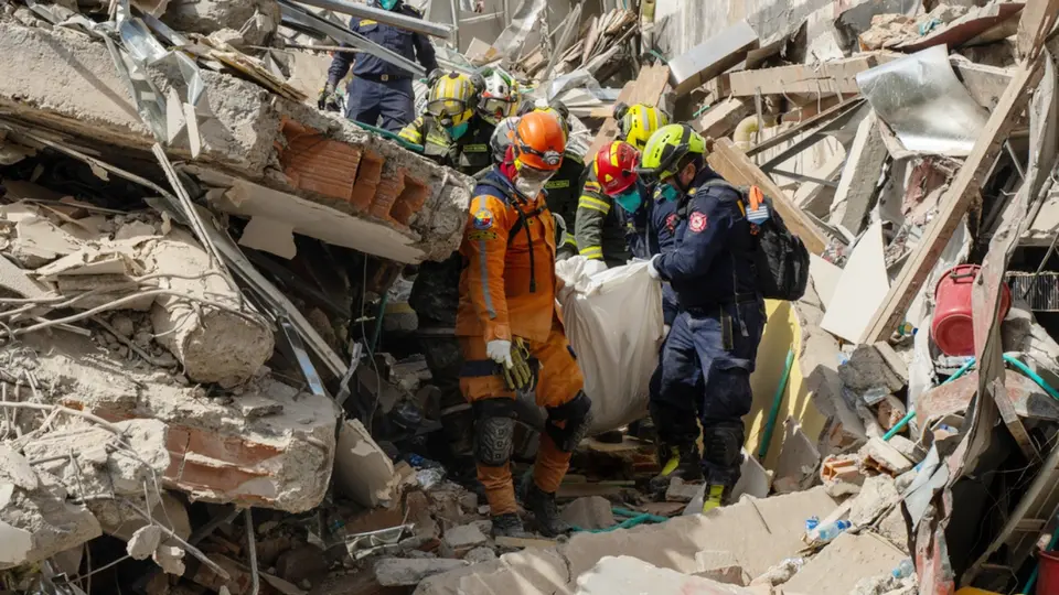 Dos mexicanos están desaparecidos en Colombia tras terremoto de magnitud 7.4