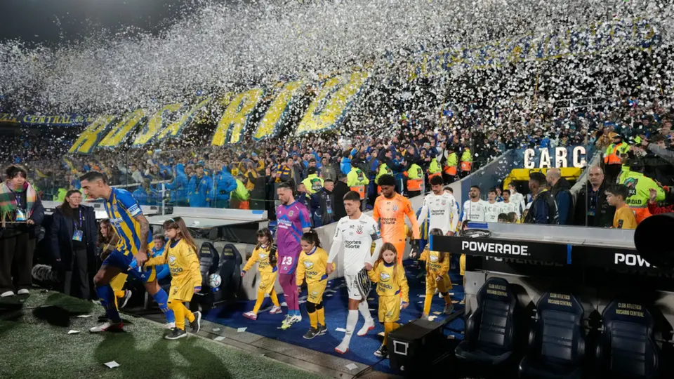 Así recibieron a Rosario y Corinthians en el Gigante de Arroyito | AP