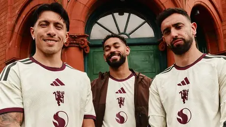 ¡Elegancia Red Devil! Manchester United presenta su nuevo uniforme de visitante