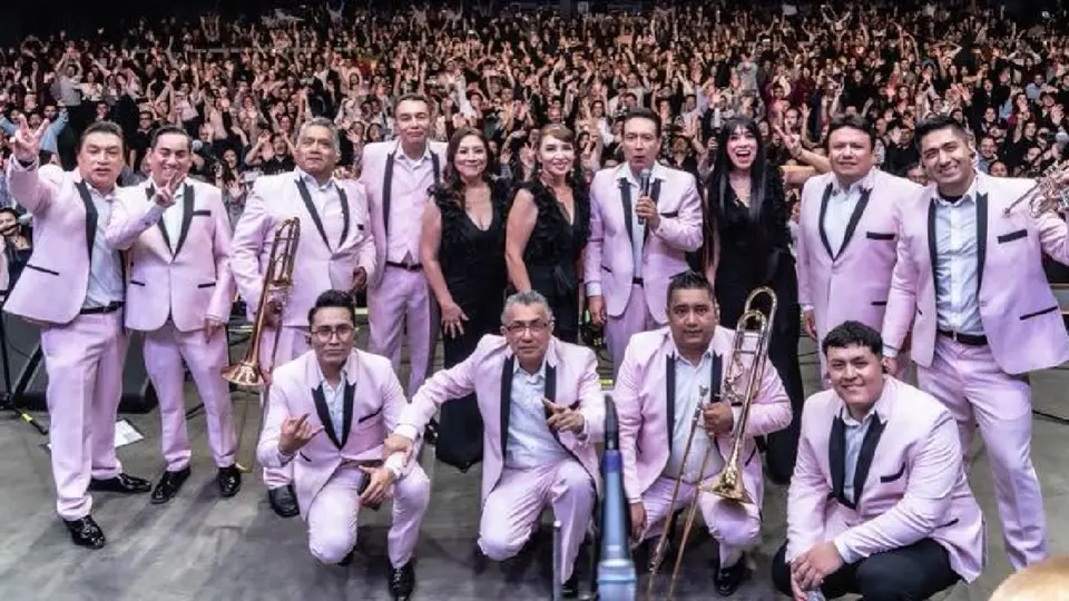 Les realizarán una ceremonia para nombrar Los Ángeles Azules Square / FB: @angelesazulesmx
