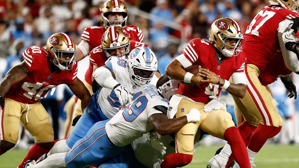 Tennessee Titans enfrentando a los San Francisco 49ers en la pretemporada de NFL | AP