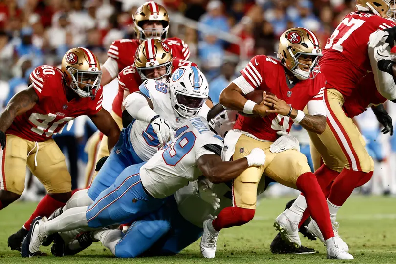 Tennessee Titans enfrentando a los San Francisco 49ers en la pretemporada de NFL | AP