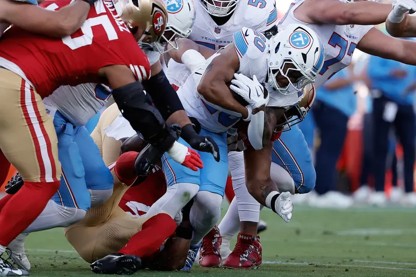 Partido de Semana 1 de pretemporada entre 49ers y Titans | AP