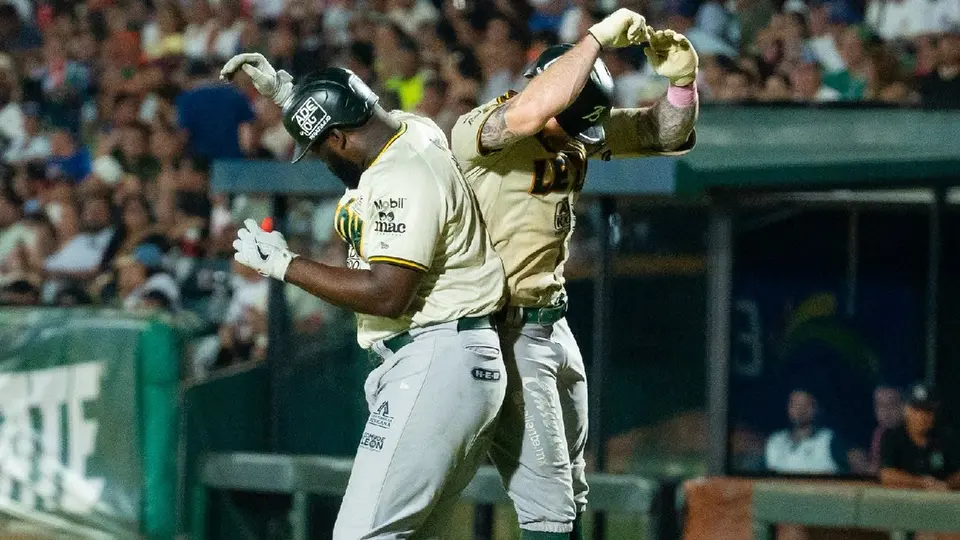 Sandber Pimentel con los bravos de León | x:@LMBBravosLeon