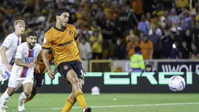 Raúl Jiménez, contento en su regreso a Wolverhampton, pero no se conforma: "tenemos que trabajar"