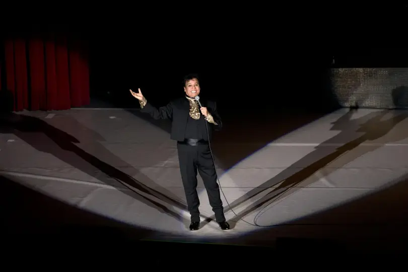 A una década de su muerte, Juan Gabriel se incorpora al acervo filatélico nacional con una emisión especial de Correos de México./ AP
