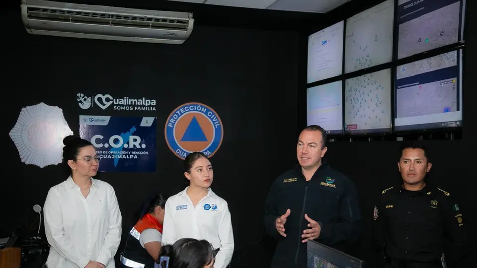 El alcalde de Cuajimalpa, Carlos Orvañanos, explicó el funcionamiento del COR / Especial