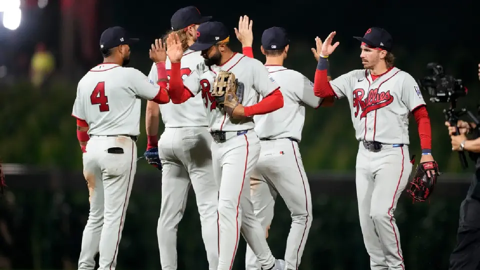 Phillies celebrando el triunfo ante los Twins | AP