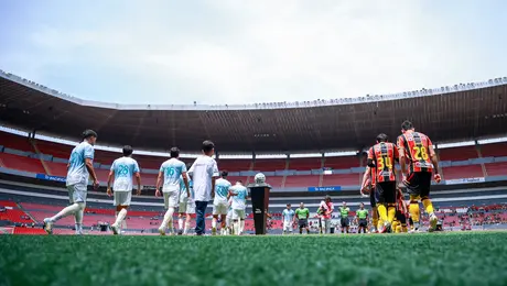 Leones Negros y La Paz se niegan a jugar en el inicio de su partido como protesta por la falta de ascenso