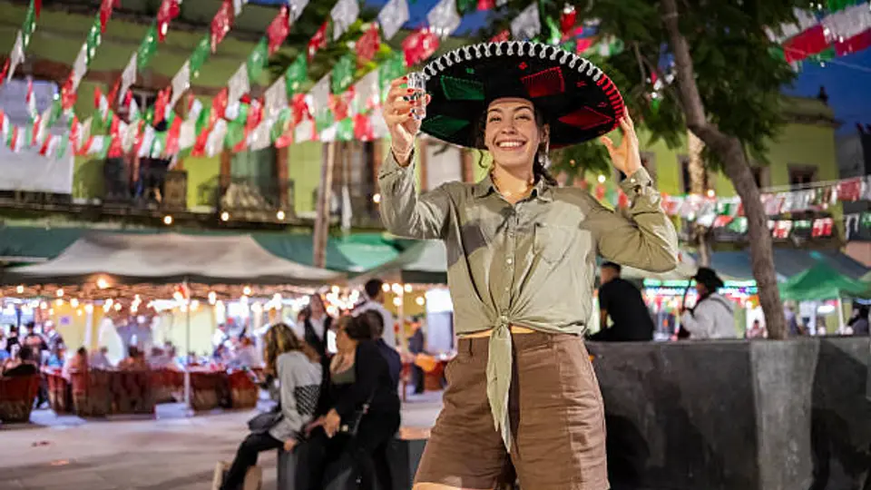 La Bandera de México y los colores verde, blanco y rojo dominan los festejos del 15 y 16 de septiembre./ Pixabay