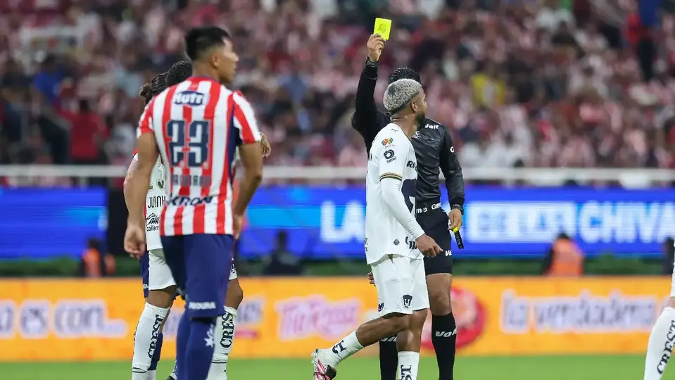 Pedro Vite, jugador de Pumas, ante Chivas | MEXSPORT