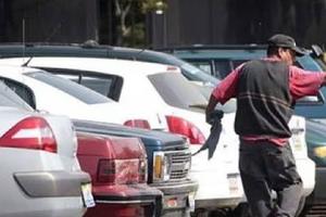 CDMX ofrecerá empleo a franeleros para que dejan de obstruir las calles