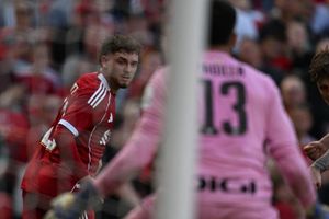 Liverpool golea al Athletic Club de Bilbao en amistoso, Álex Padilla marca autogol