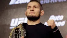 Khabib Nurmagomedov, excampeón de UFC, se rehusó a dar la mano a presentadora de TV