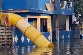 Tobogán improvisado en inundación de Tampico se vuelve viral