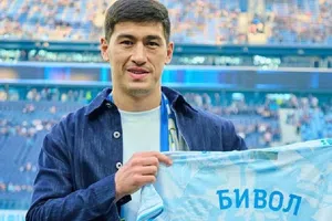 ¡Dejó el box por el futbol! Ex rival del Canelo Álvarez se quitó los guantes para unirse a un club de Rusia