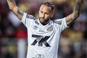 ¡INSOLITO! Neymar Jr. gastó 1,3 millones de euros en un Batimovil