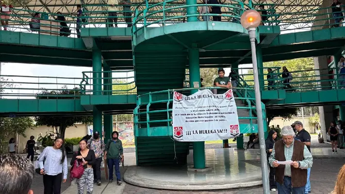 Prepas de CDMX en huelga: 28 planteles paran labores y exigen aumento salarial del 30%