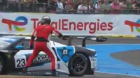 Piloto enloquece en plena Copa Le Mans y ataca salvajemente a coche rival