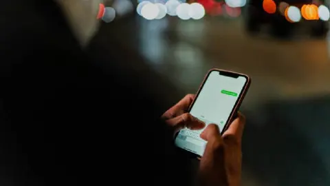 ¿Cómo usar la nueva función de WhatsApp para copiar partes específicas de un mensaje?