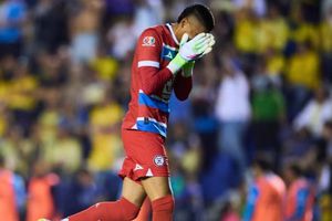 ¿Otra vez tú? Kevin Mier se equivoca durante el primer gol de Atlas
