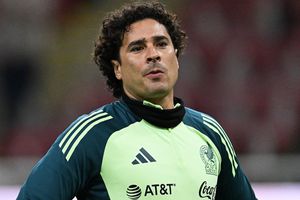 'Sin equipo, será difícil que Ochoa llegue al Mundial 2026': Oswaldo Sánchez