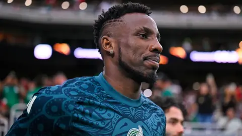 ¿Refuerza al América? Julián Quiñones sorprende en las instalaciones del club: "El mejor equipo"