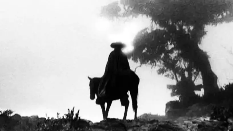 VIDEO: Cámara de seguridad capta al “charro negro”