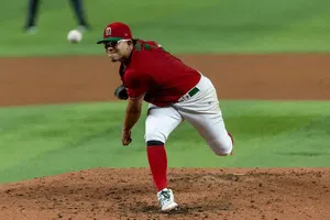 Tras su suspensión en MLB, Julio Urías podría volver a los diamantes en México