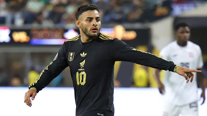 Javier Aguirre ‘ventila’ la última borrachera de Alexis Vega