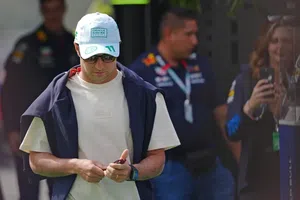 "Está buscando algo". Excolaborador de Checo Pérez da indicios sobre el regreso del mexicano