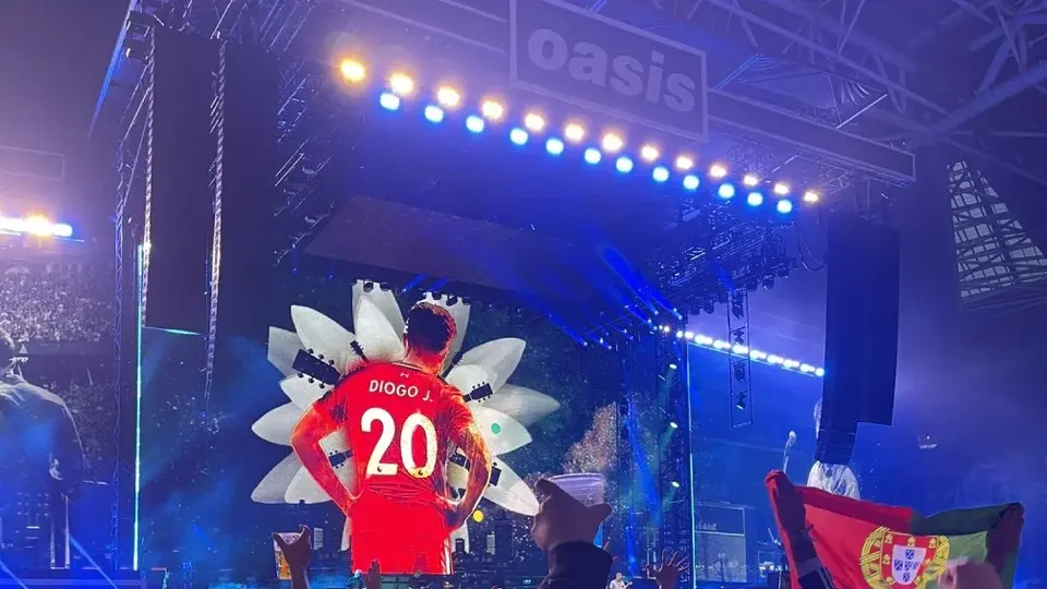 ¡Vivirá siempre! Oasis hace homenaje a Diogo Jota en su primer concierto después de 16 años