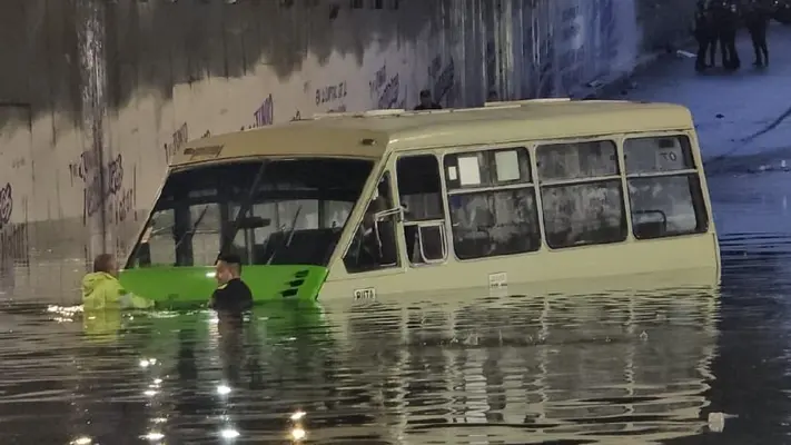 Tromba histórica en CDMX: Cayó tanta agua como para llenar una presa completa