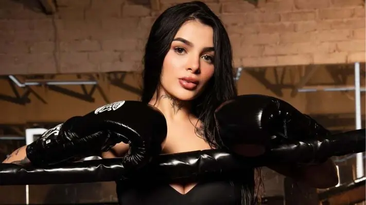 Karely Ruiz recibe gancho al hígado en su preparación para el Stream Fighters 4