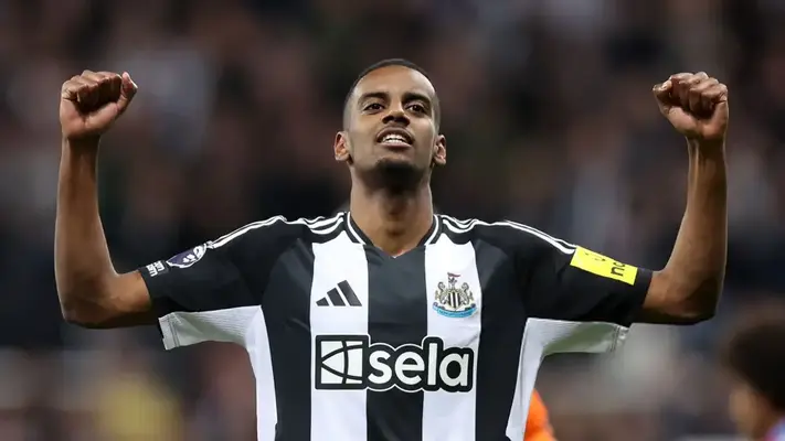 Alexander Isak solo tiene ojos para Liverpool; el sueco no negocia con equipos árabes