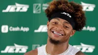 Justin Fields seguirá en recuperación tras sufrir una lesión en el entrenamiento