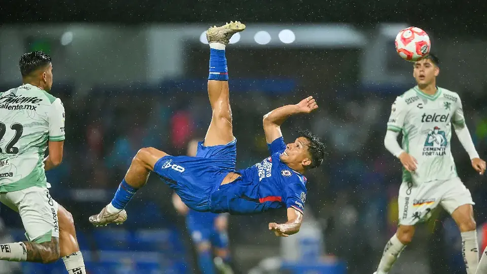 Ángel Sepúlveda y sus espectaculares goles de chilena a lo largo de su carrera