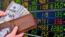¿Vas a cambiar dólares? El peso se queda por debajo de los 19 este fin de semana