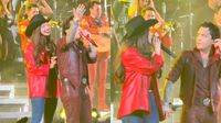 Acusan a Ángela Aguilar de pellizcar a Christian Nodal en pleno concierto