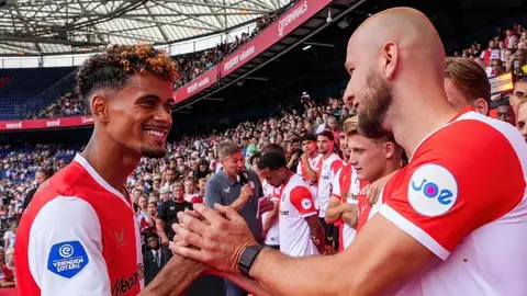 Competencia para el mexicano Stephano Carrillo: Feyenoord ficha otro atacante
