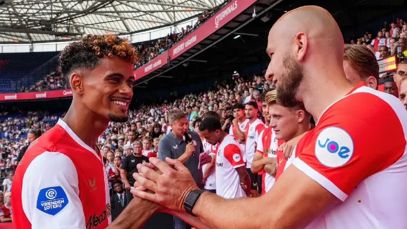 Competencia para el mexicano Stephano Carrillo: Feyenoord ficha otro atacante