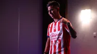 Efraín Álvarez hereda el número 10 de Chivas tras Alexis Vega: toda la lista de dorsales